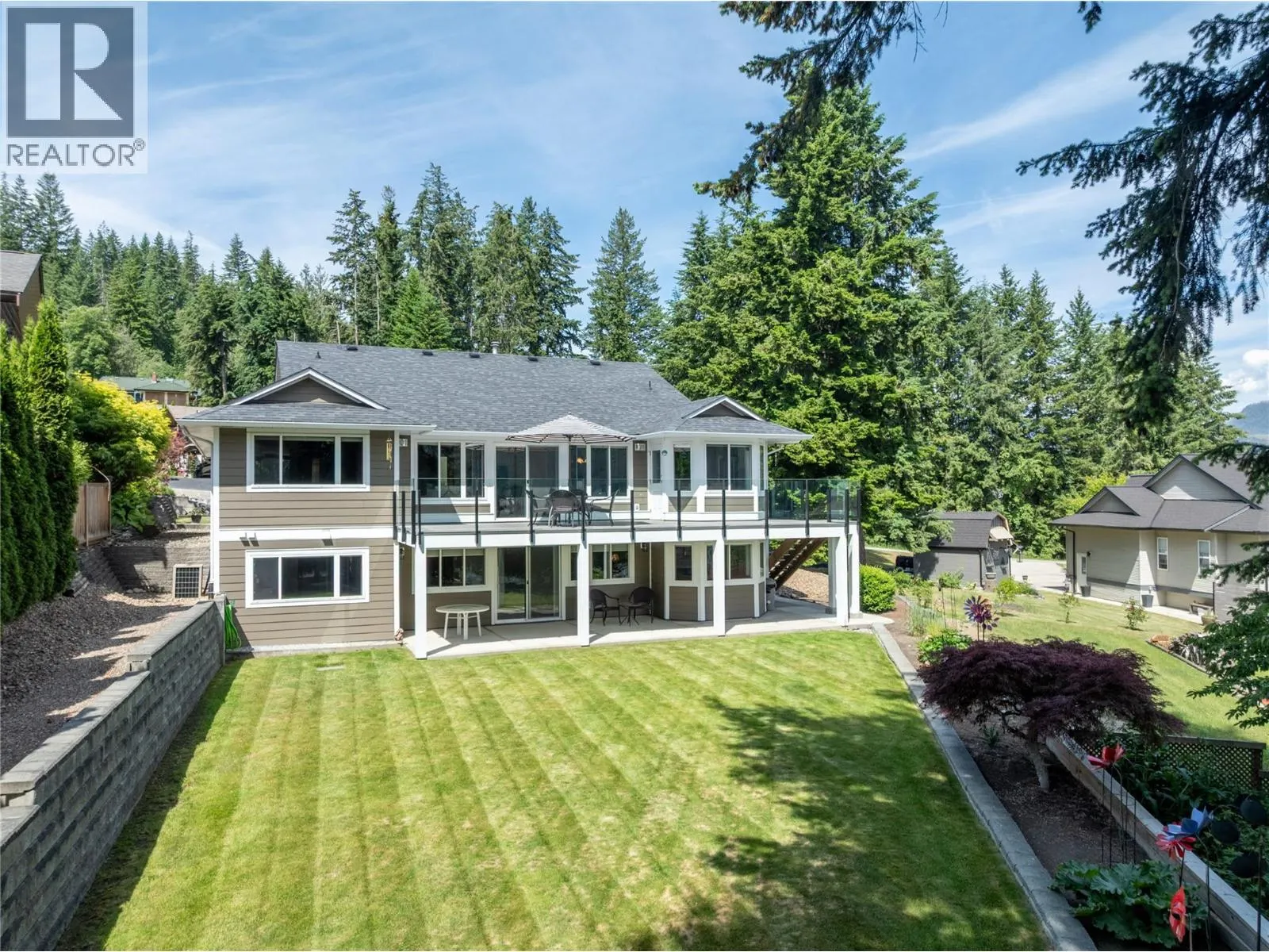 2934 Juniper Crescent