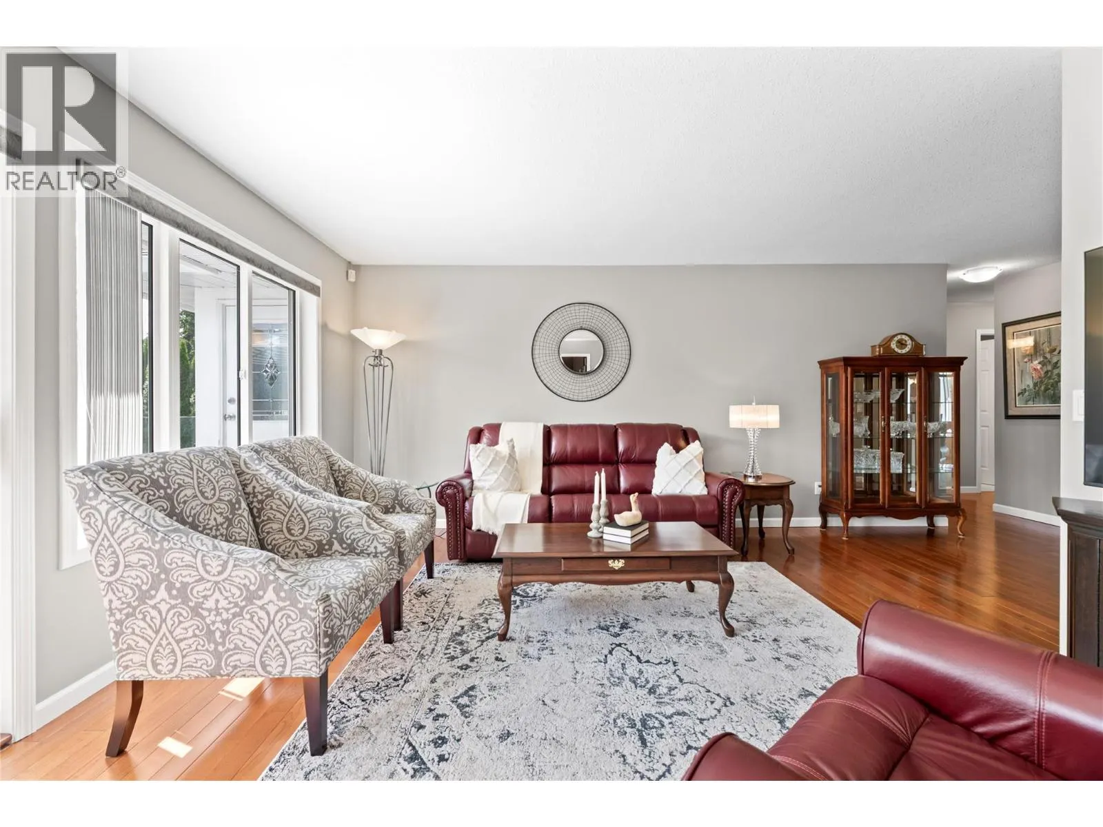 2934 Juniper Crescent