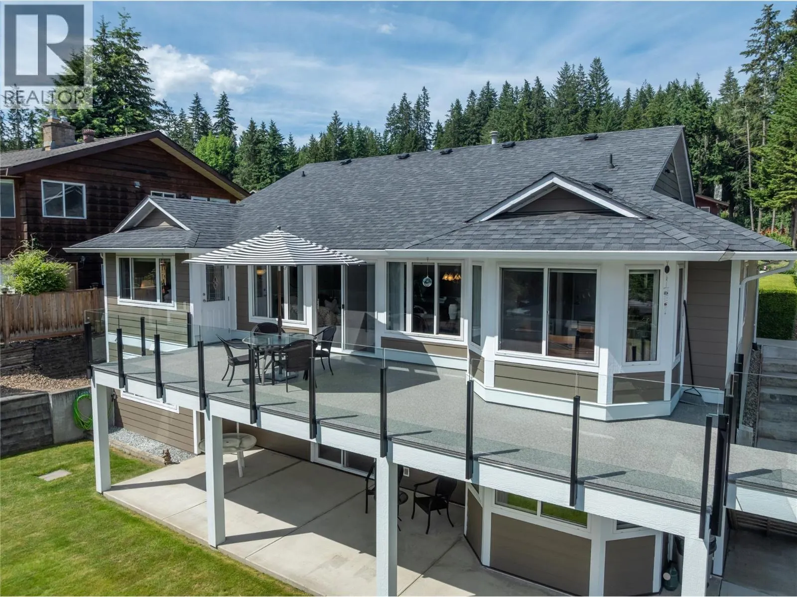 2934 Juniper Crescent