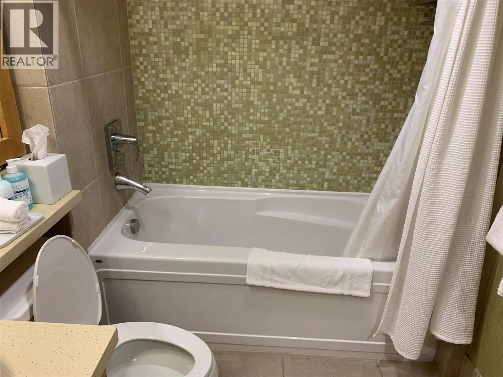 15 PARK Place Unit# 419