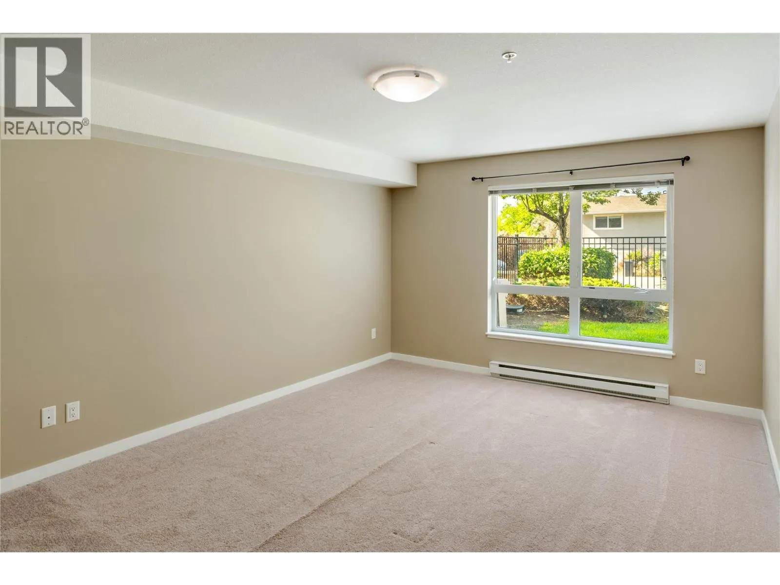 325 MCINTOSH Road Unit# 1108
