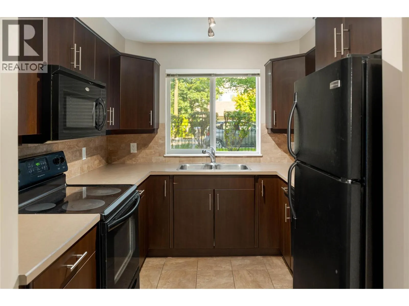 325 MCINTOSH Road Unit# 1108