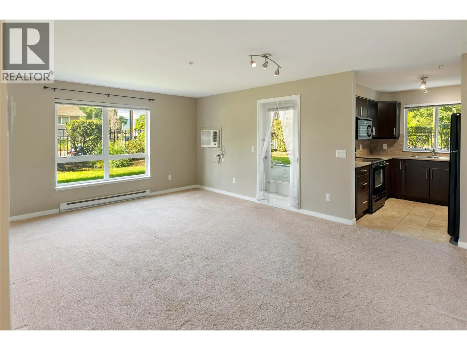 325 MCINTOSH Road Unit# 1108