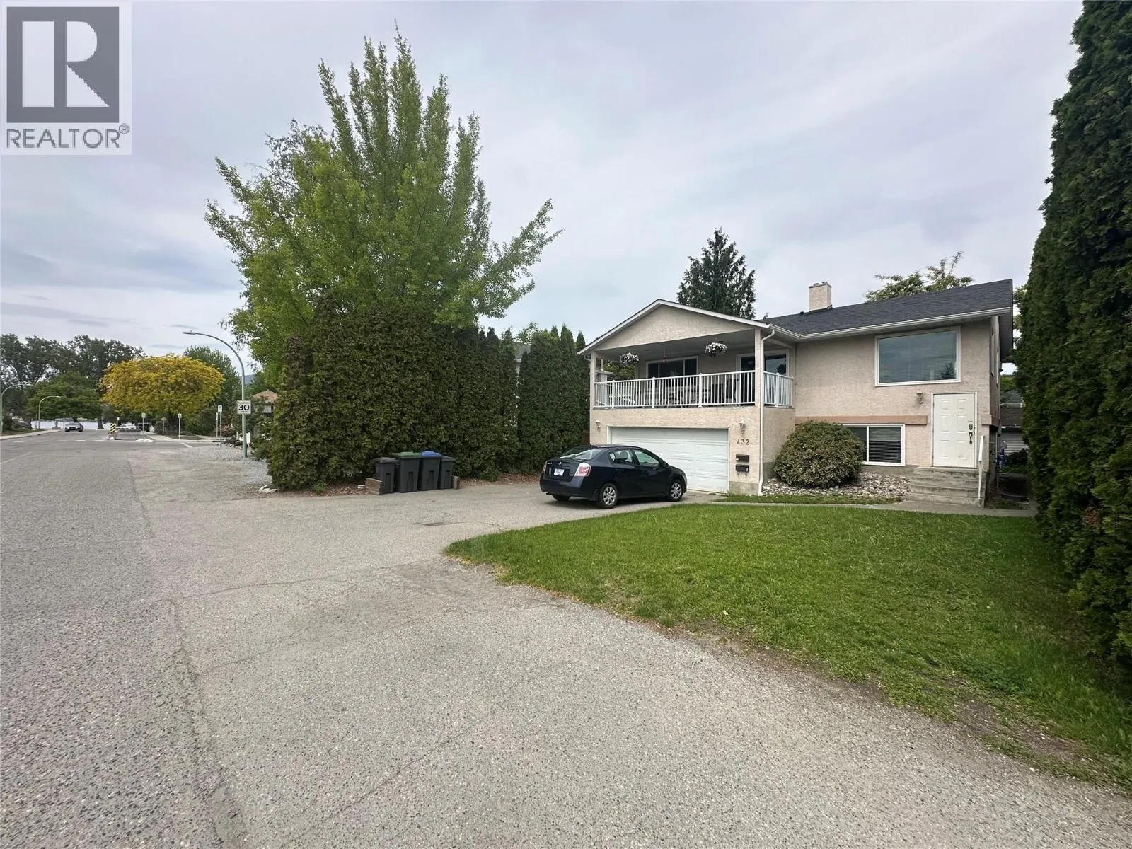 432 Wardlaw Avenue