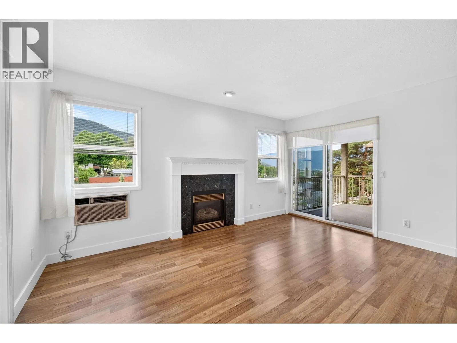 330 7 Street SE Unit# 301