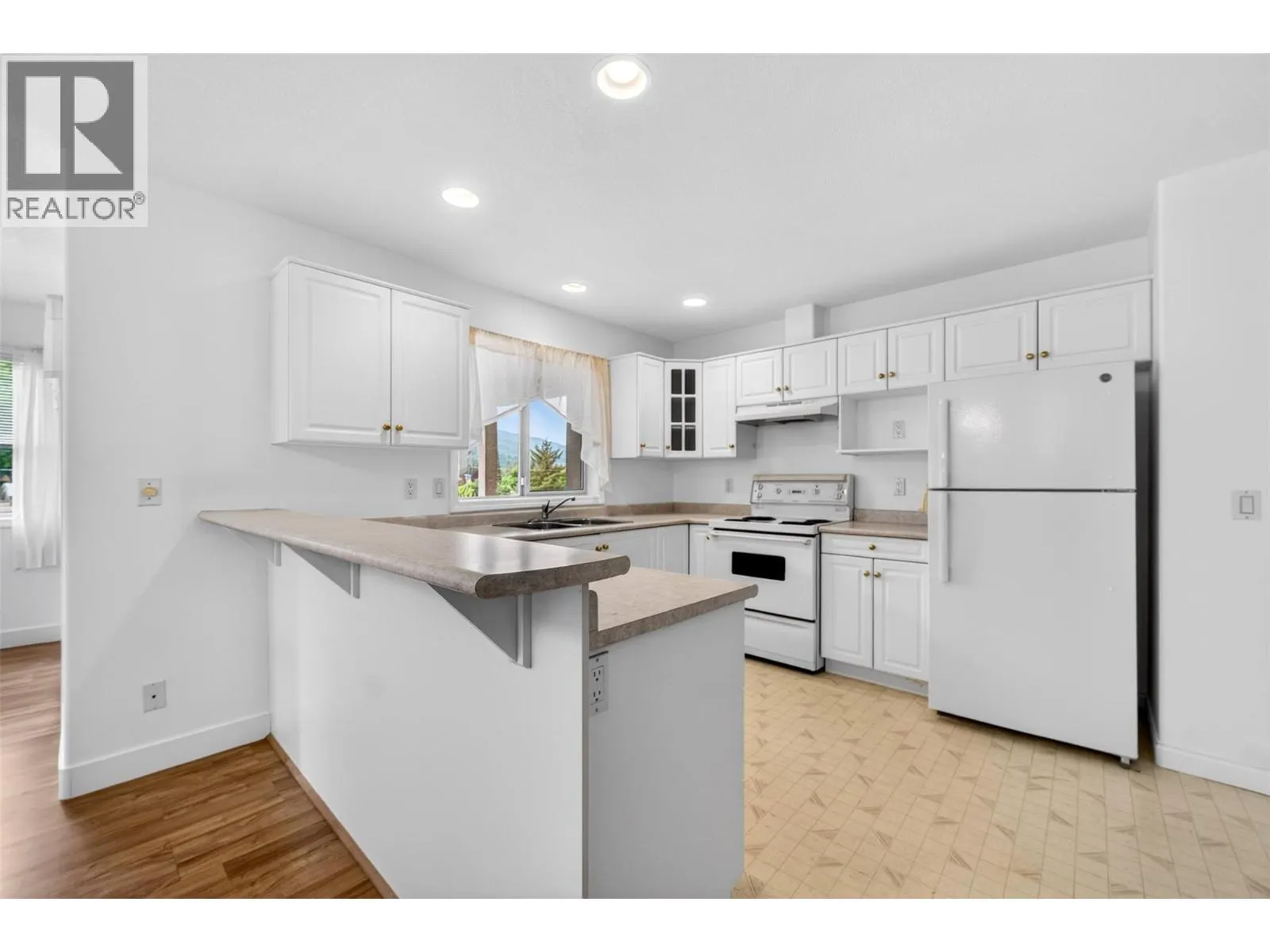 330 7 Street SE Unit# 301
