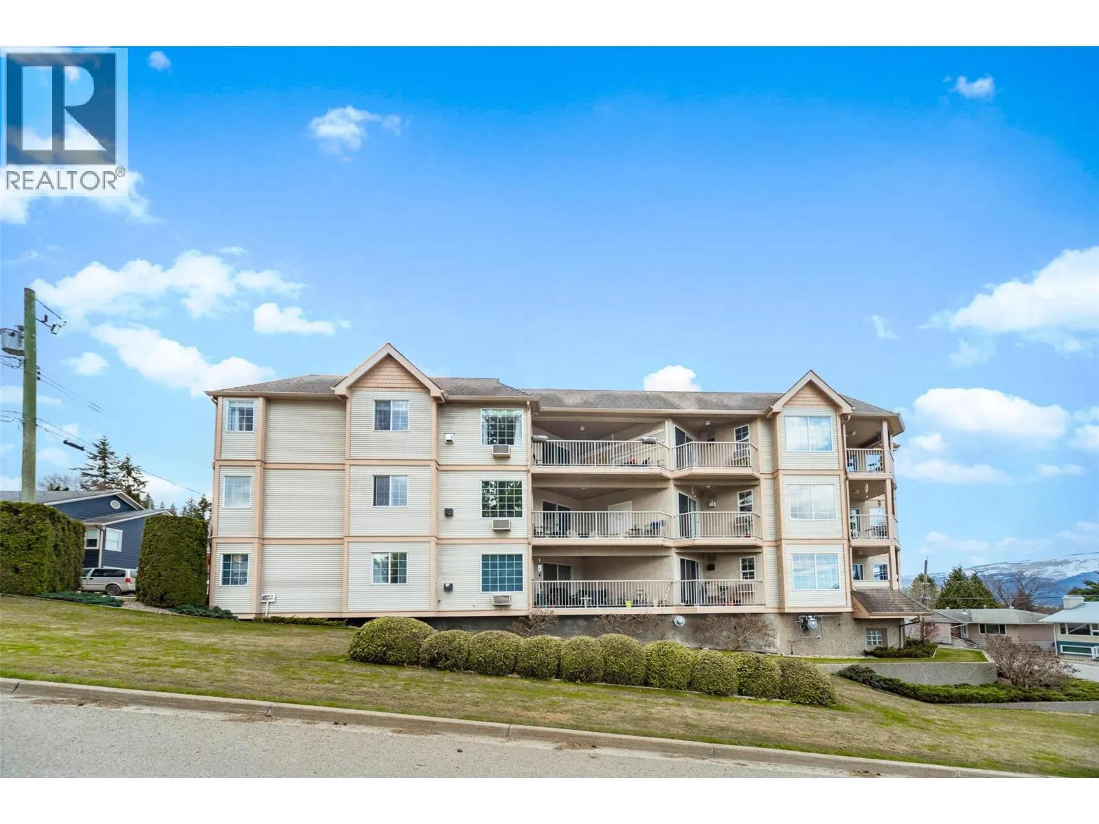330 7 Street SE Unit# 301