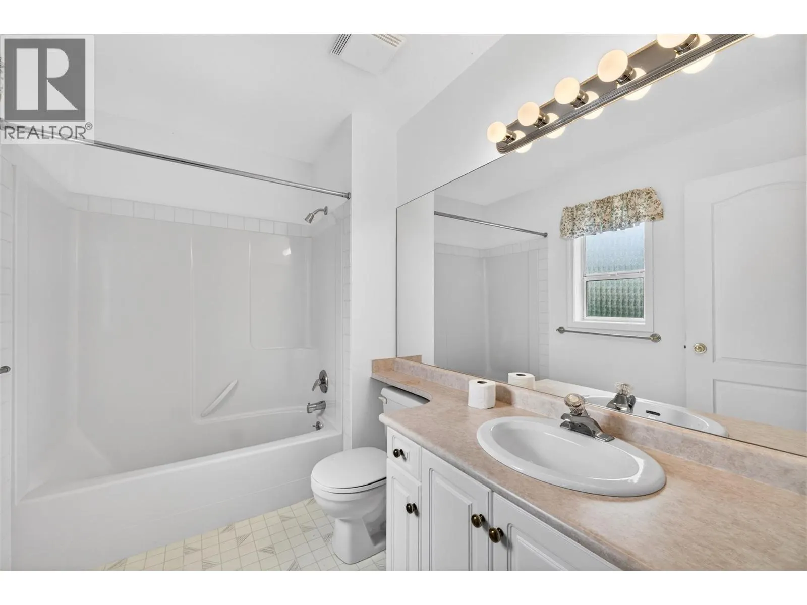 330 7 Street SE Unit# 301
