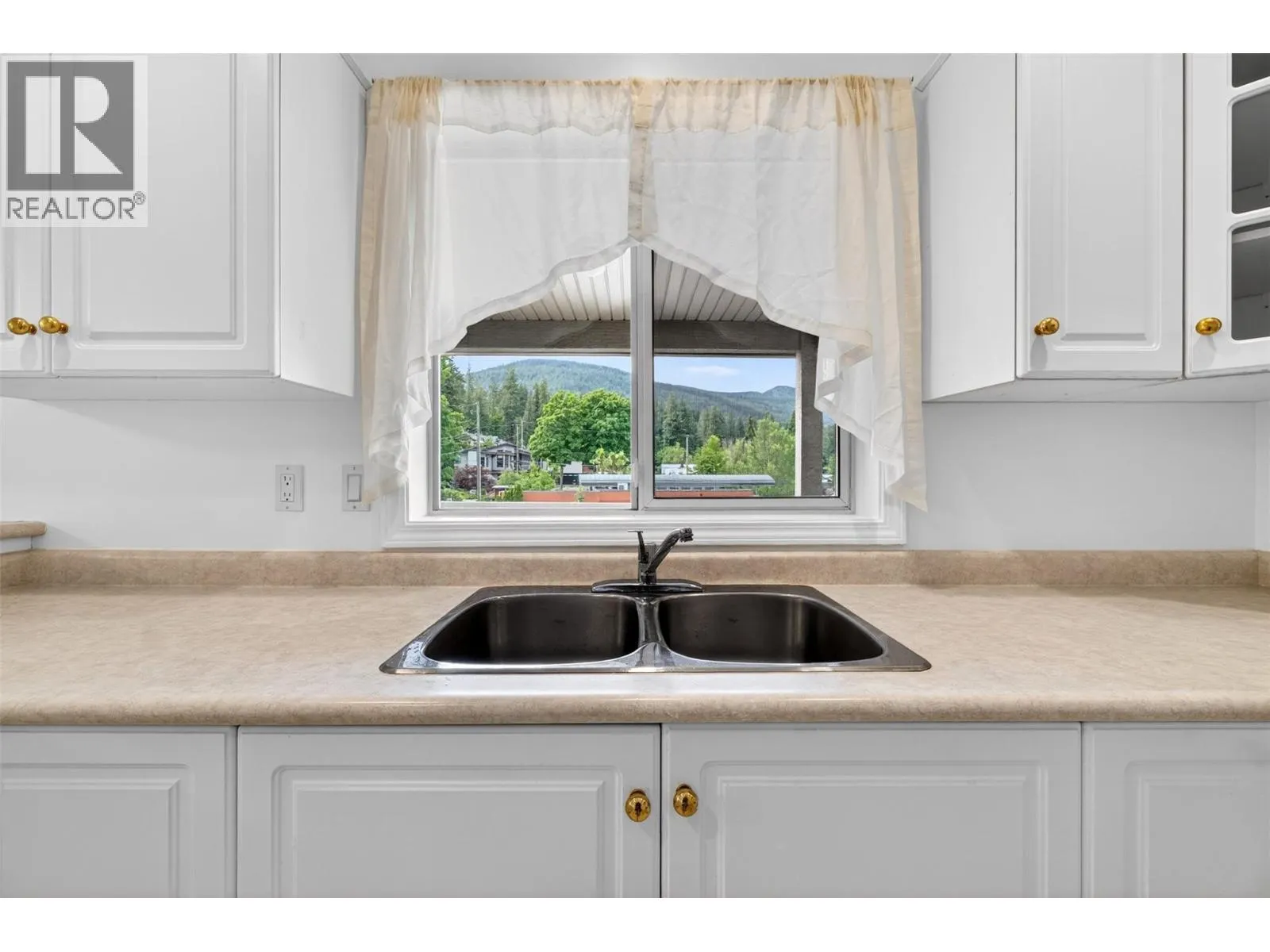 330 7 Street SE Unit# 301