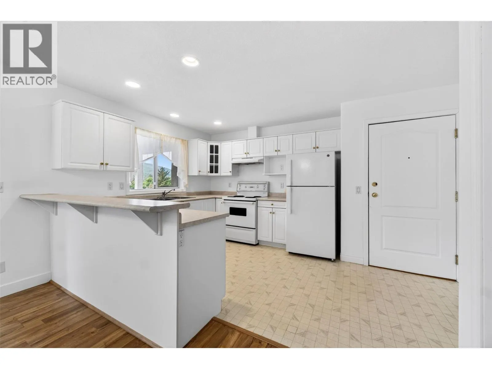 330 7 Street SE Unit# 301