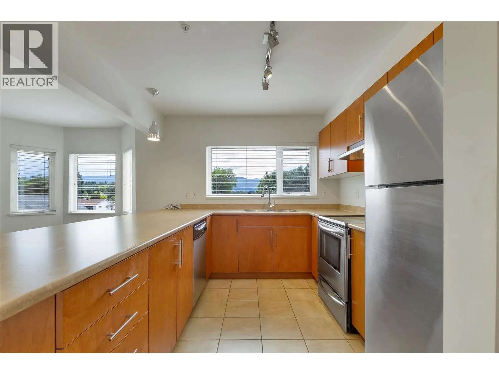 4205 27 Street Unit# 206