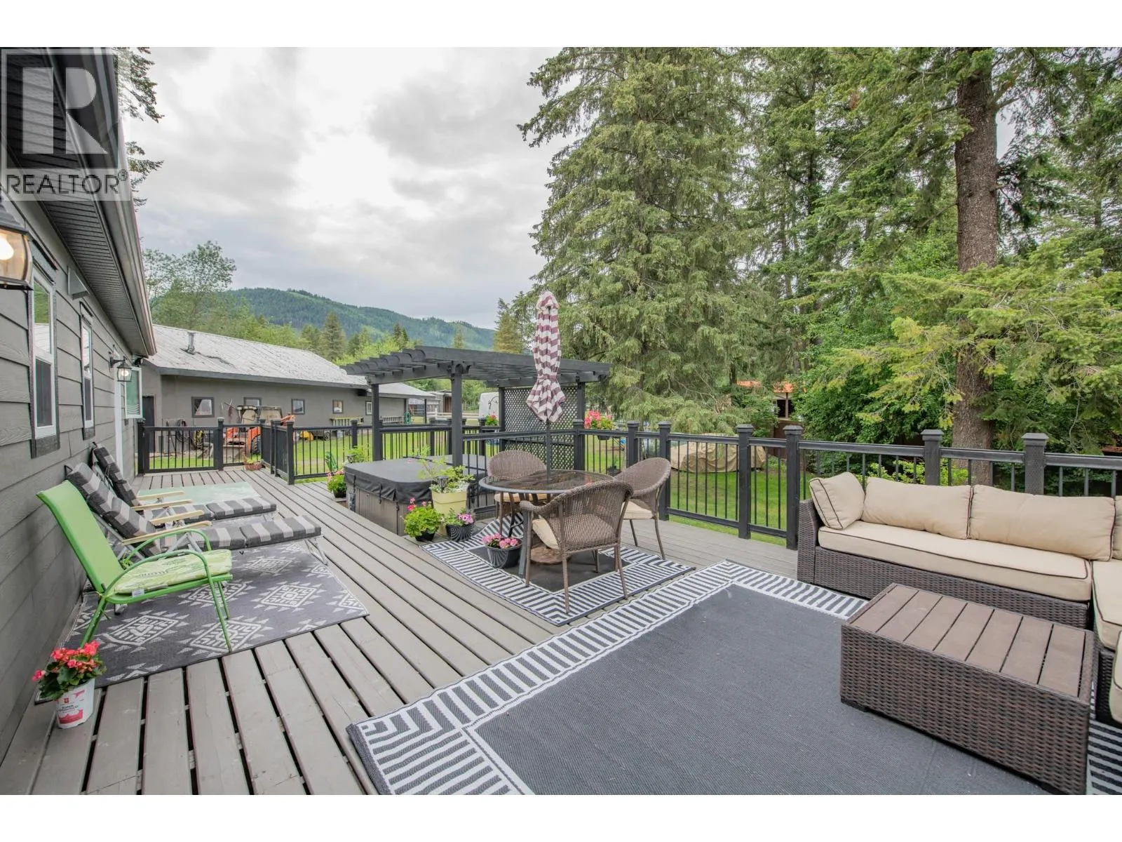 272 Lumby Mabel Lake Road