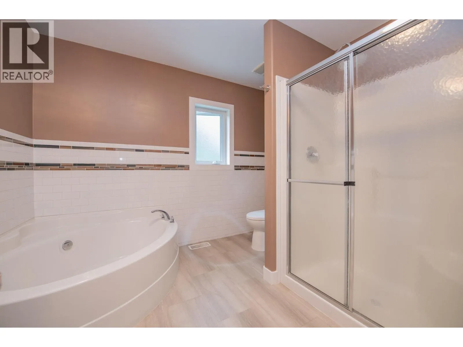 272 Lumby Mabel Lake Road