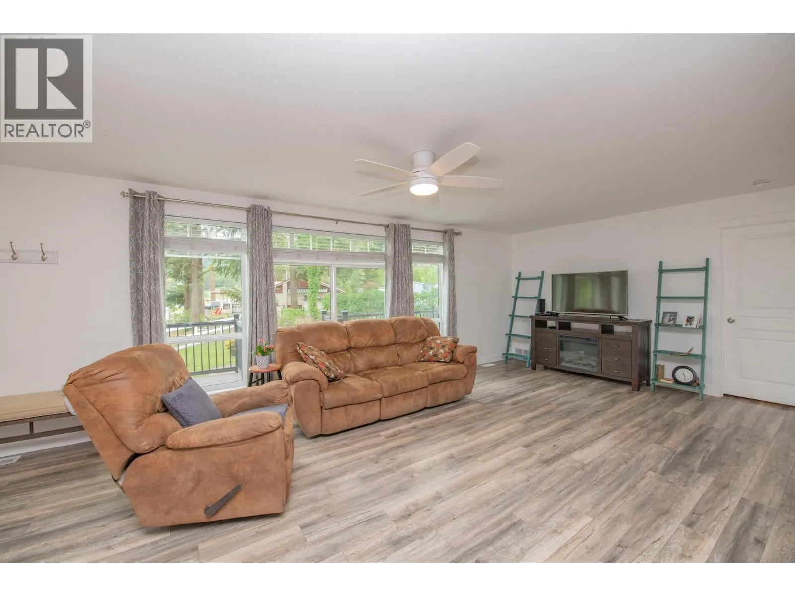272 Lumby Mabel Lake Road