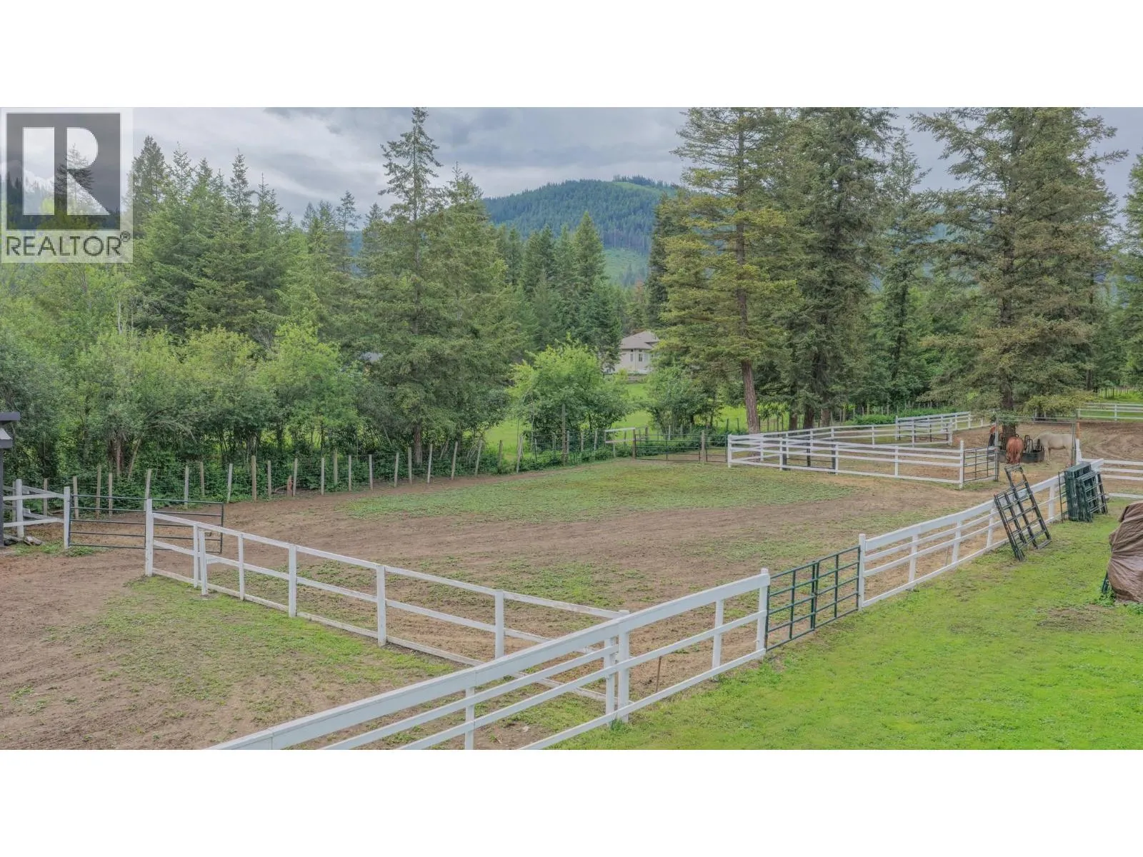272 Lumby Mabel Lake Road