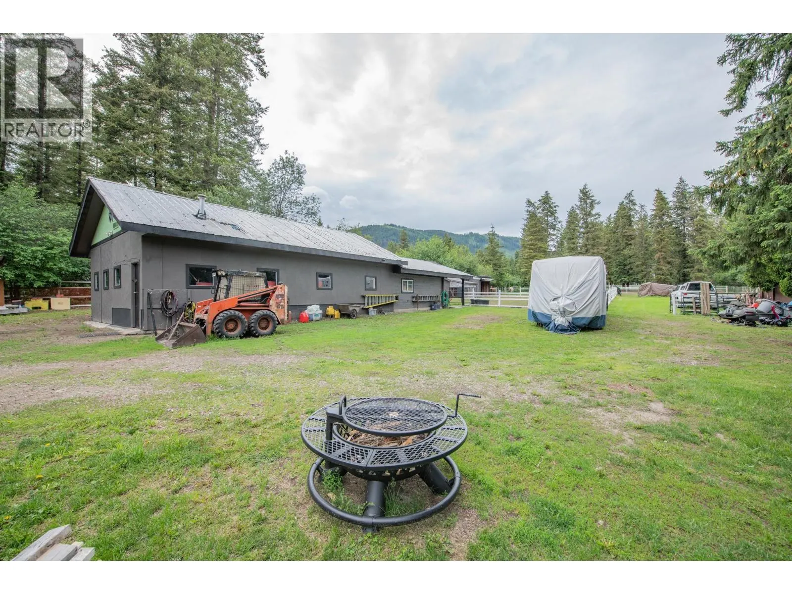 272 Lumby Mabel Lake Road