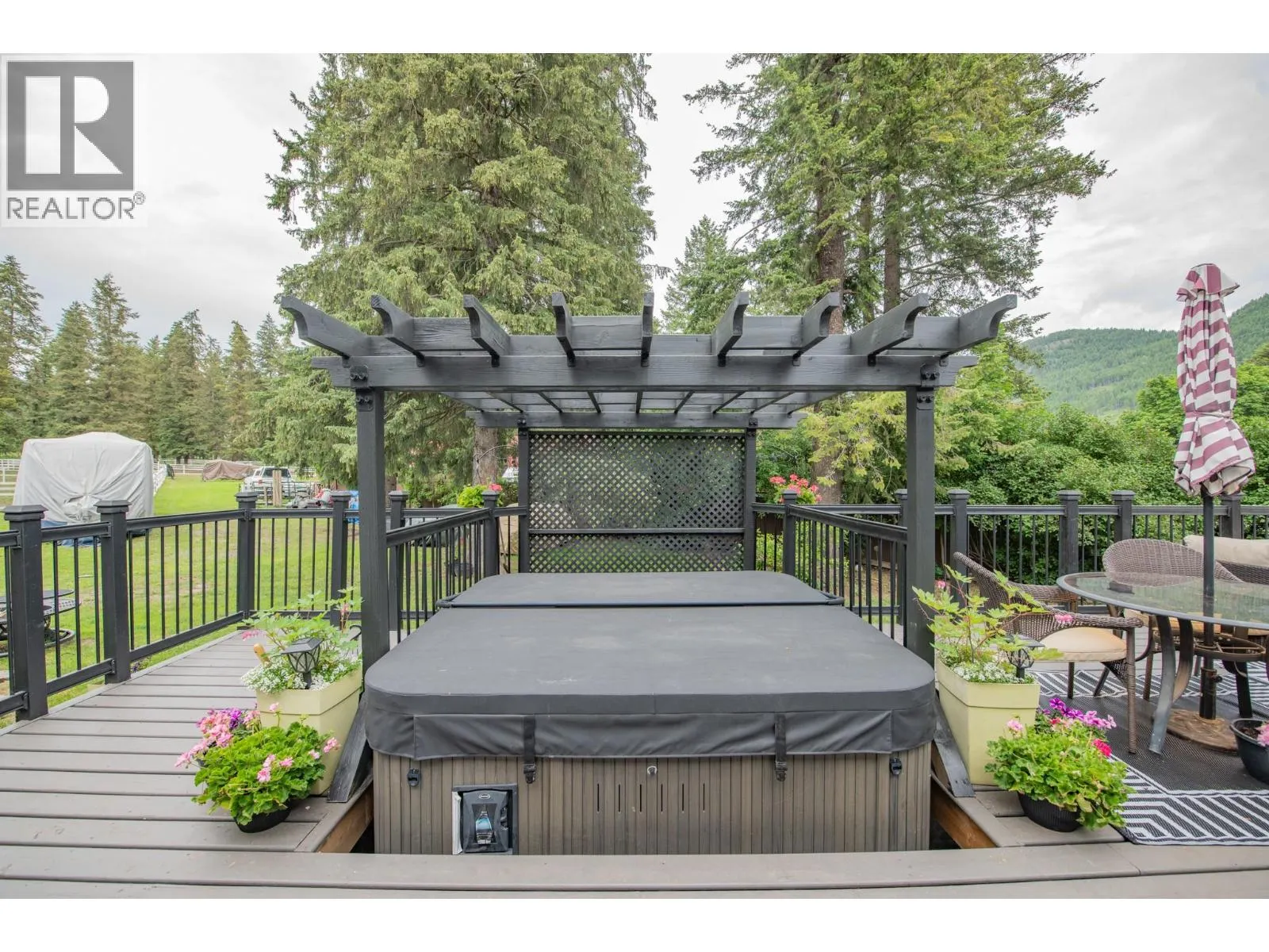 272 Lumby Mabel Lake Road