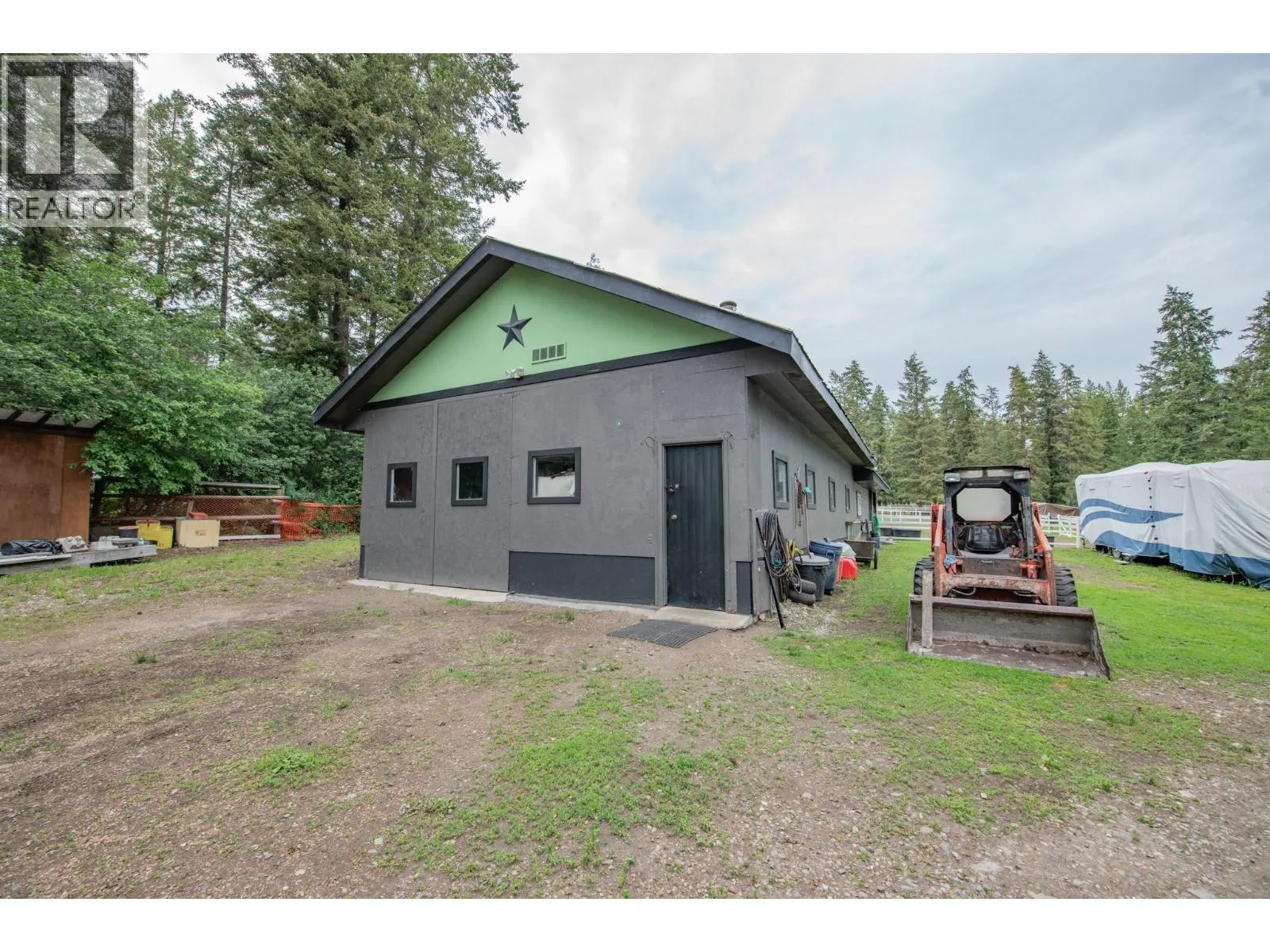 272 Lumby Mabel Lake Road