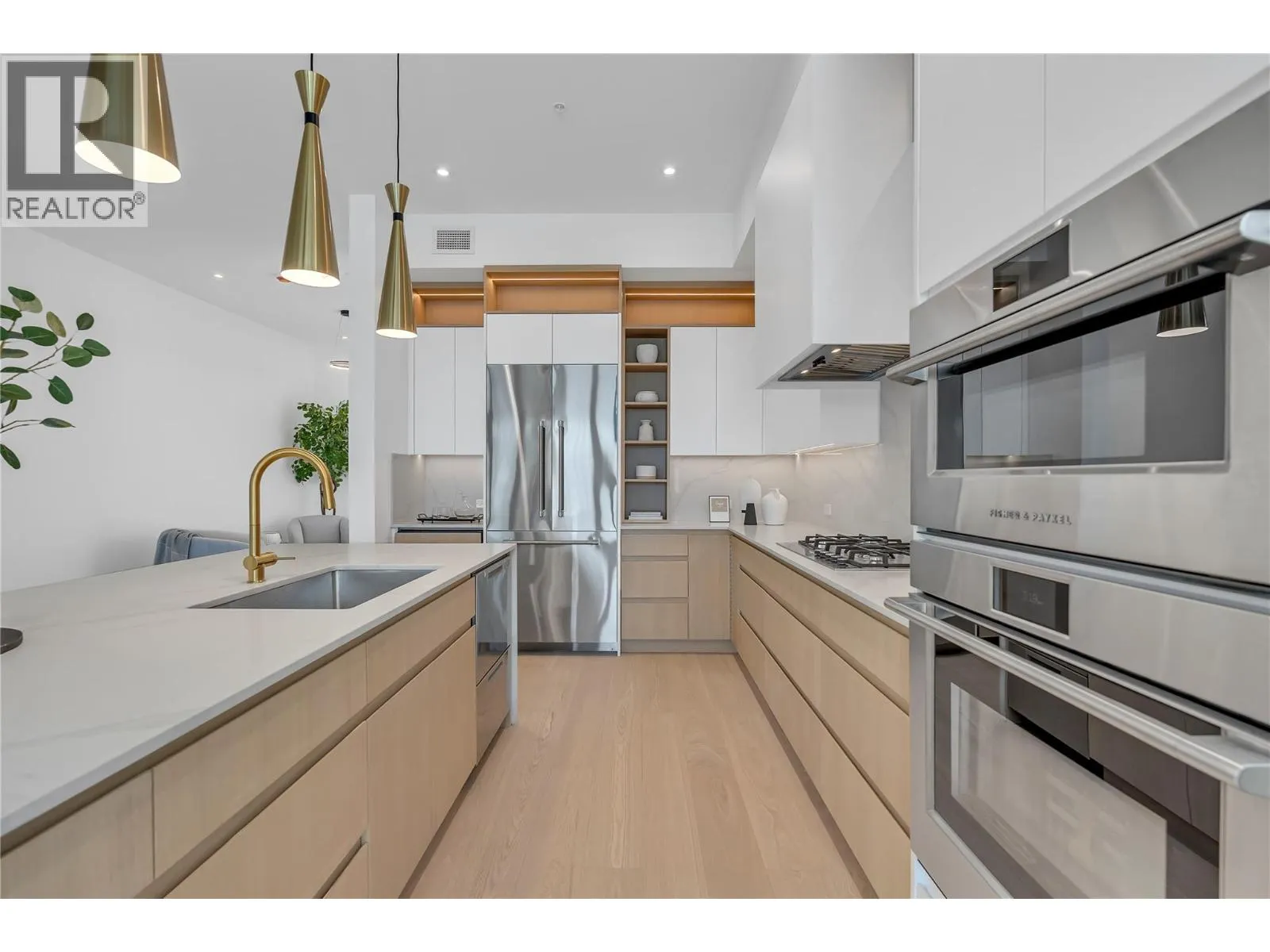 602 Lakeshore Drive Unit# 202