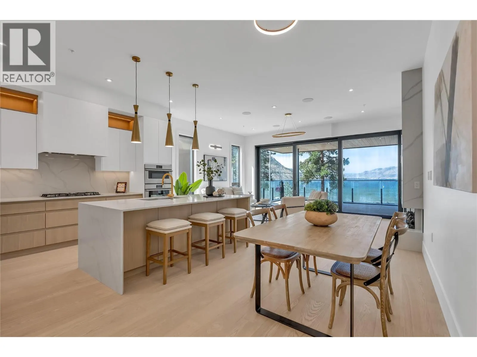 602 Lakeshore Drive Unit# 202