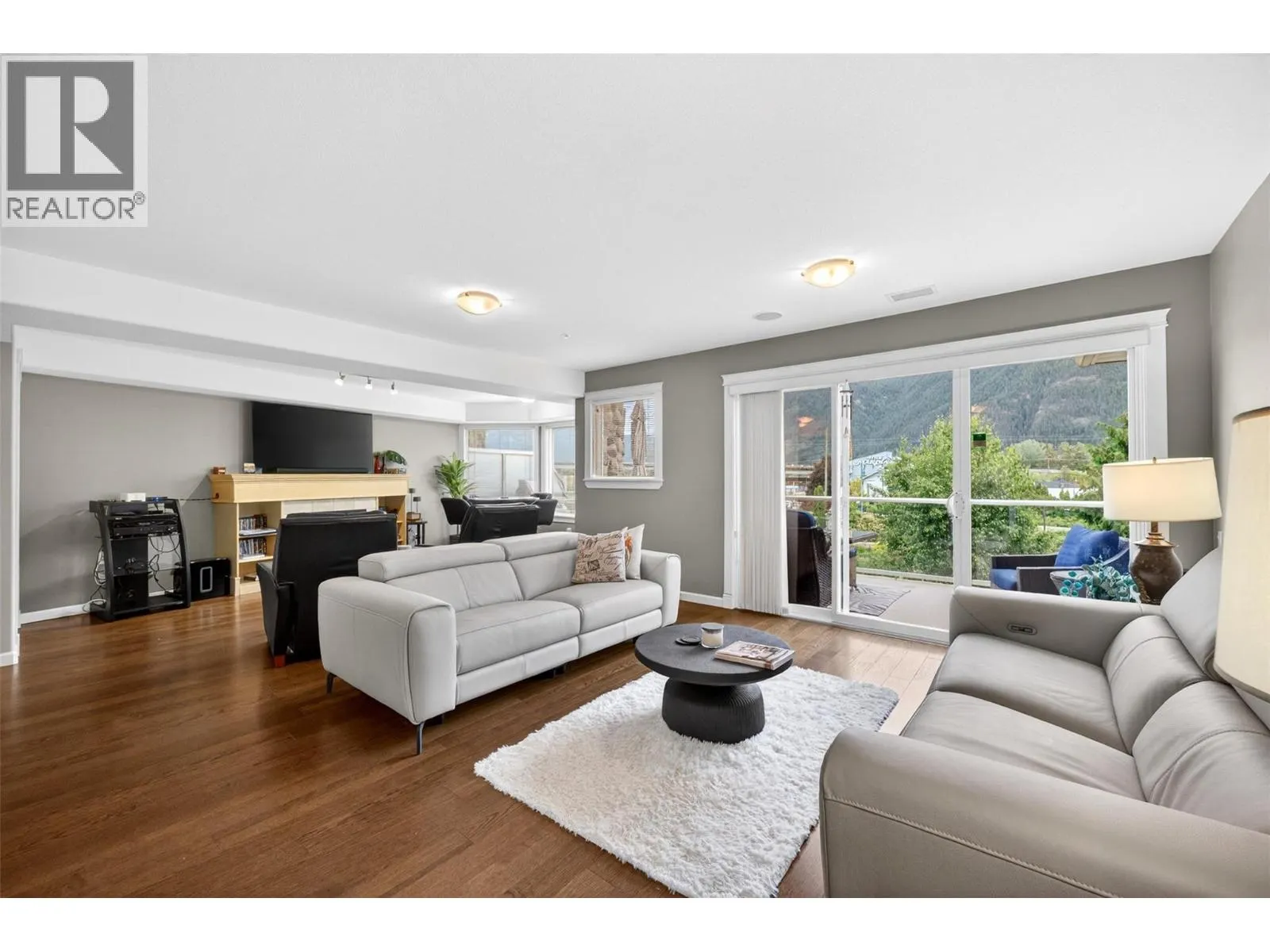 1130 Riverside Avenue Unit# 13