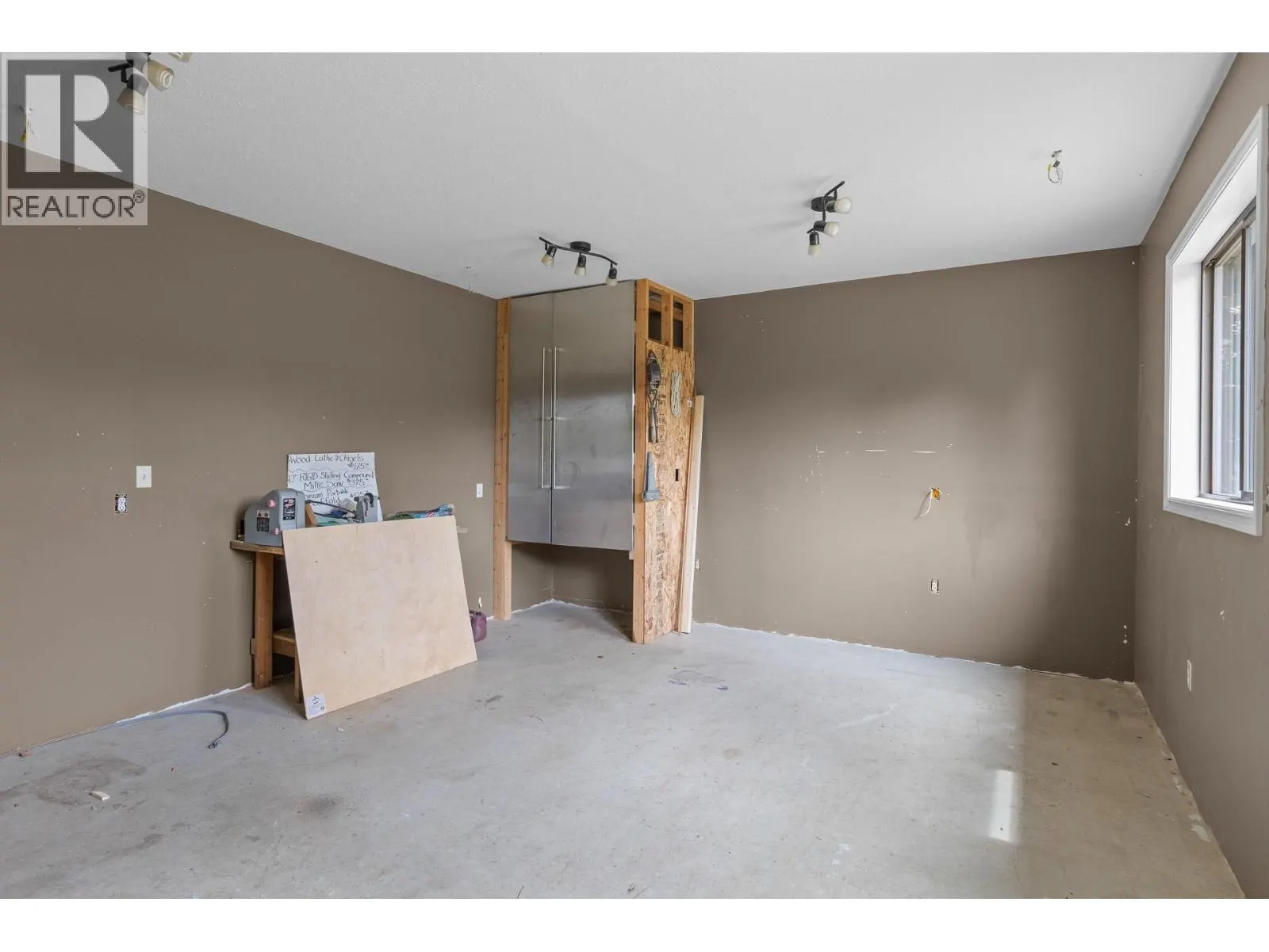 975 Neptune Road