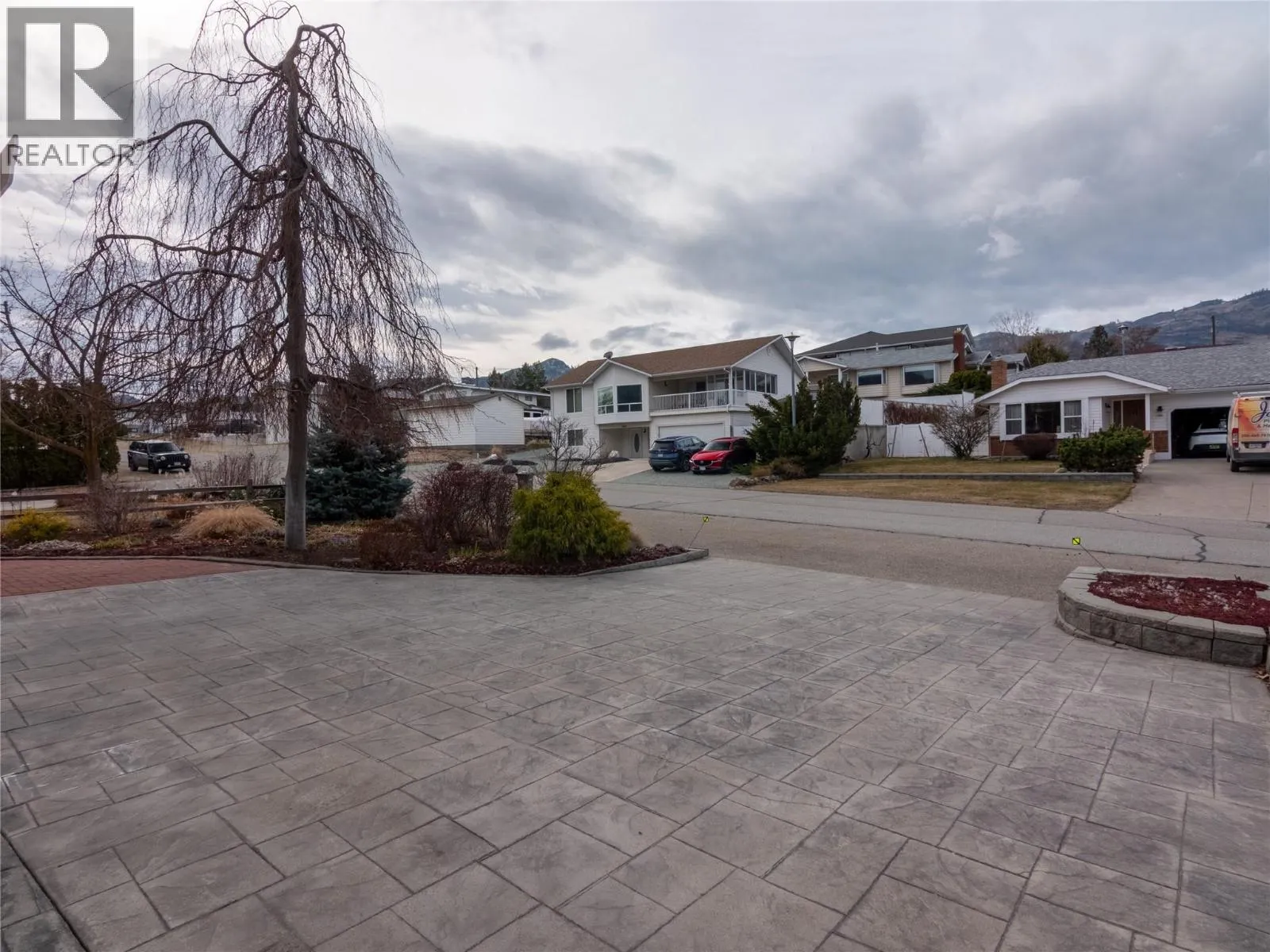 4005 Lobelia Drive