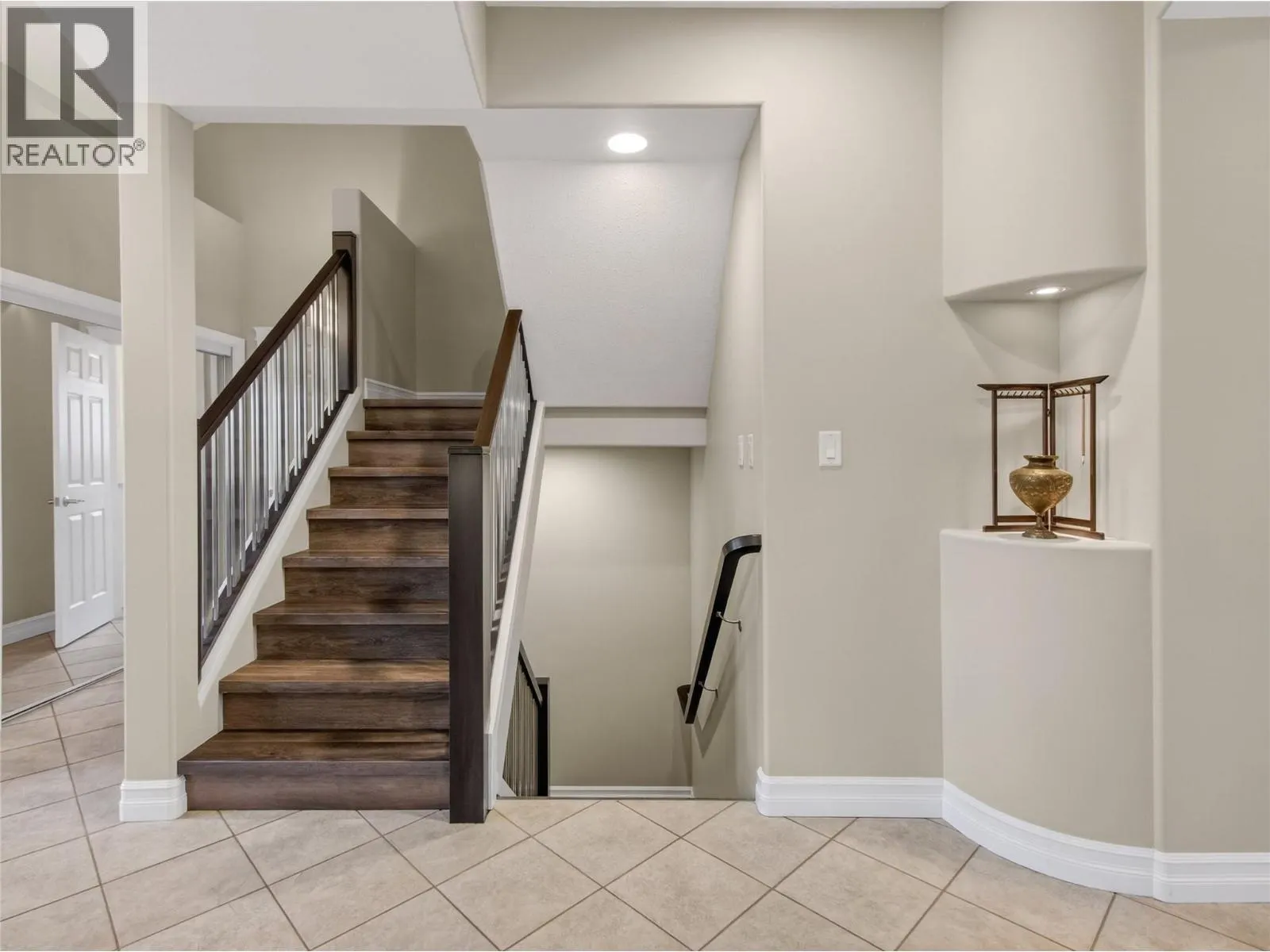 4005 Lobelia Drive
