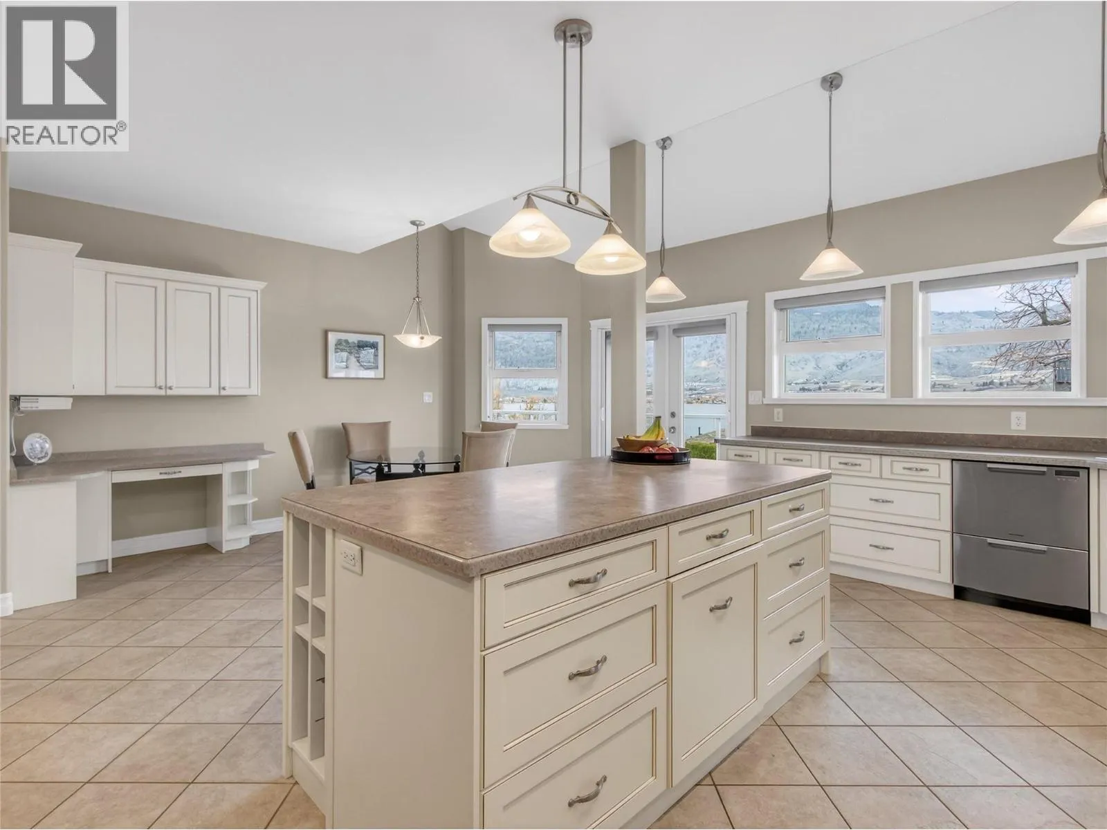 4005 Lobelia Drive