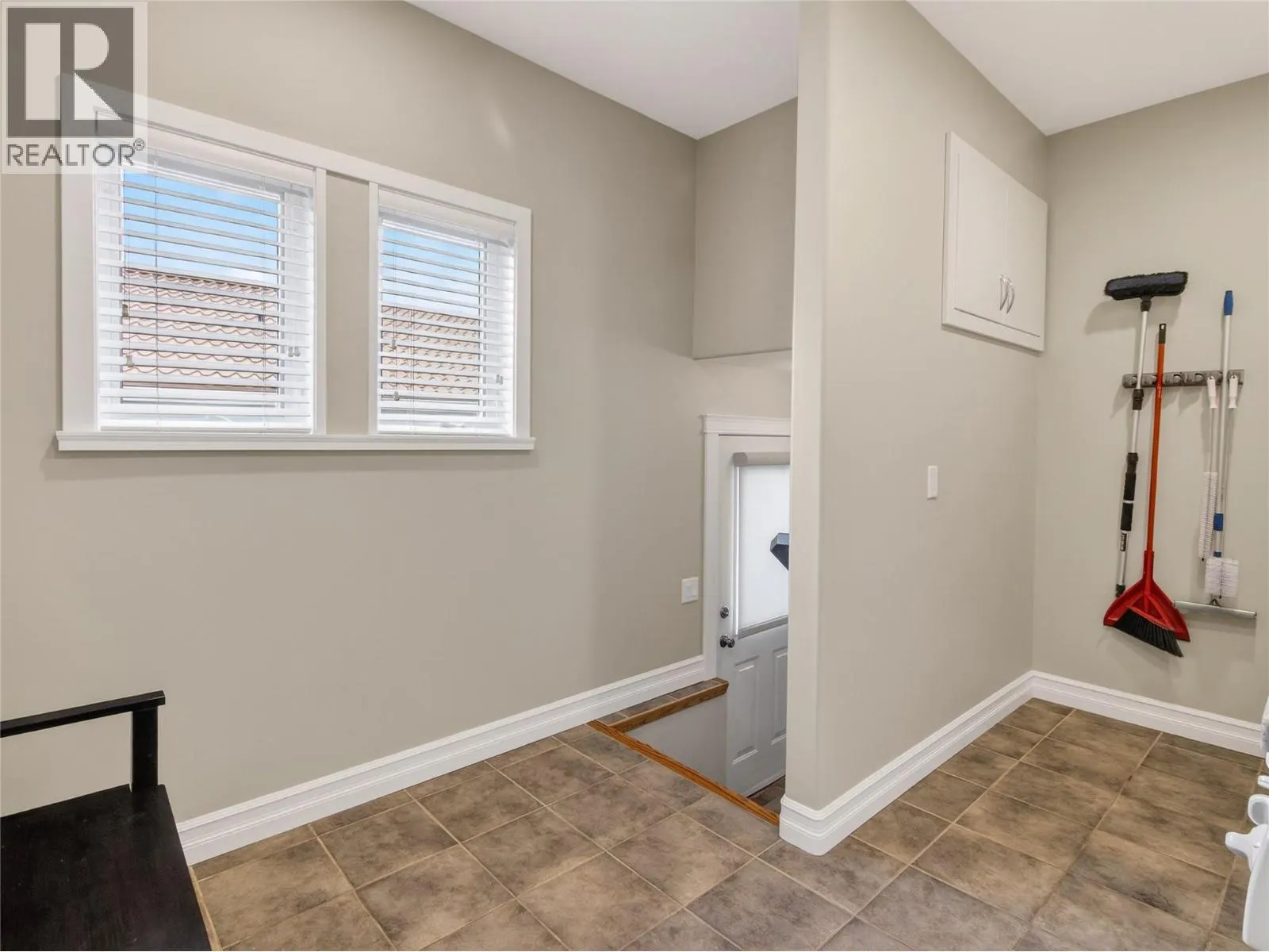 4005 Lobelia Drive