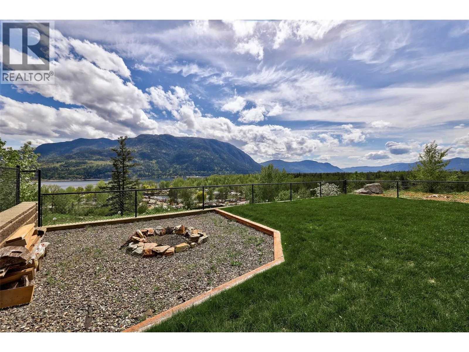 2633 Squilax Anglemont Road Unit# 184