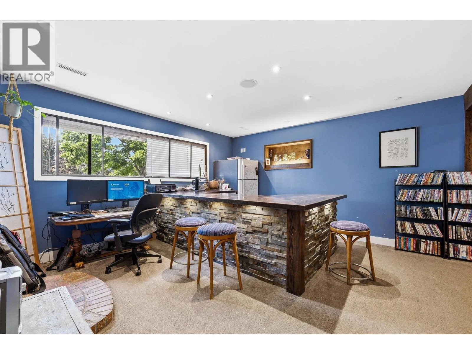 319 Valley Road