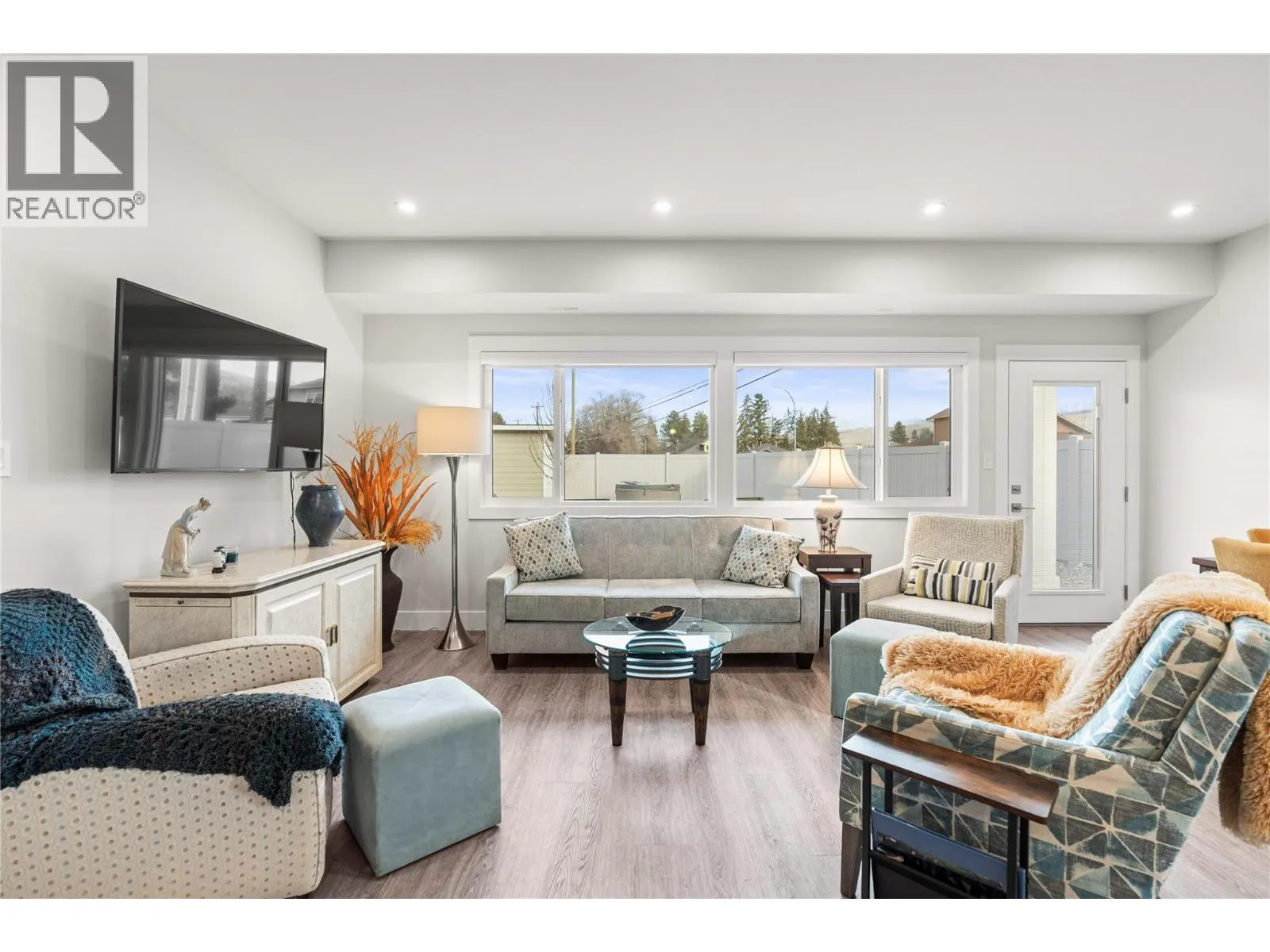 6465 Okanagan Landing Road