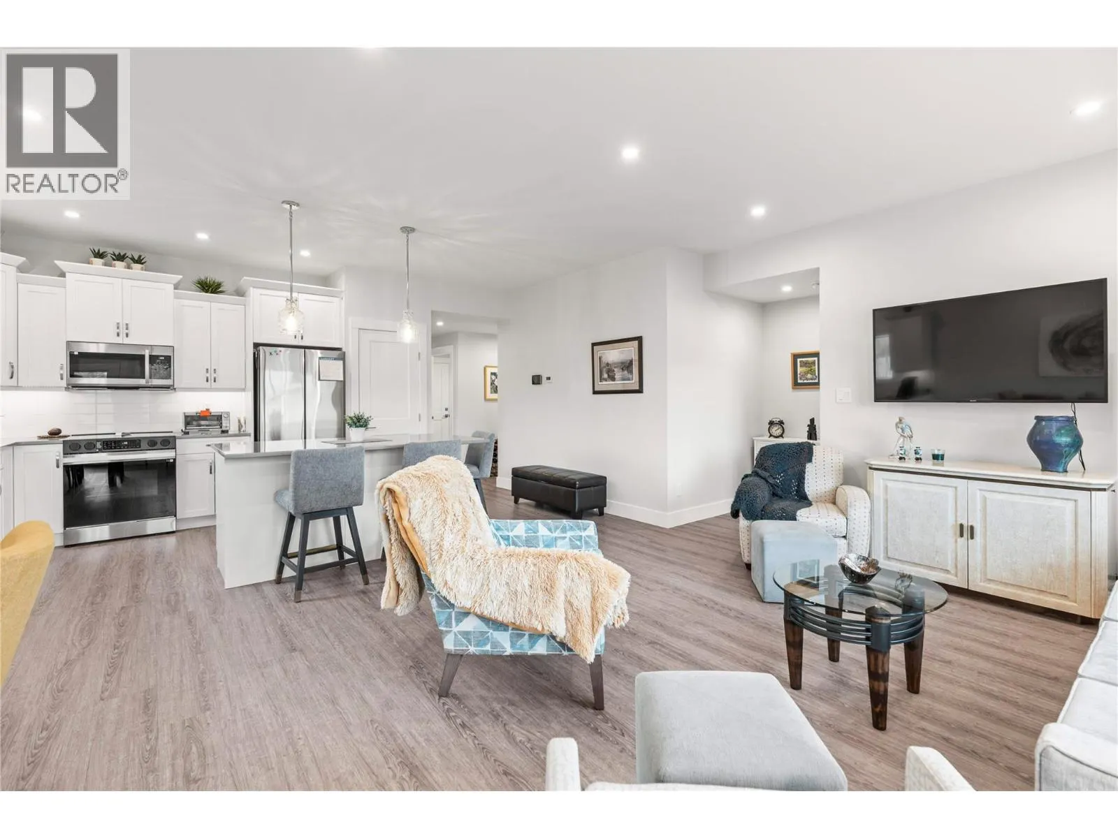 6465 Okanagan Landing Road