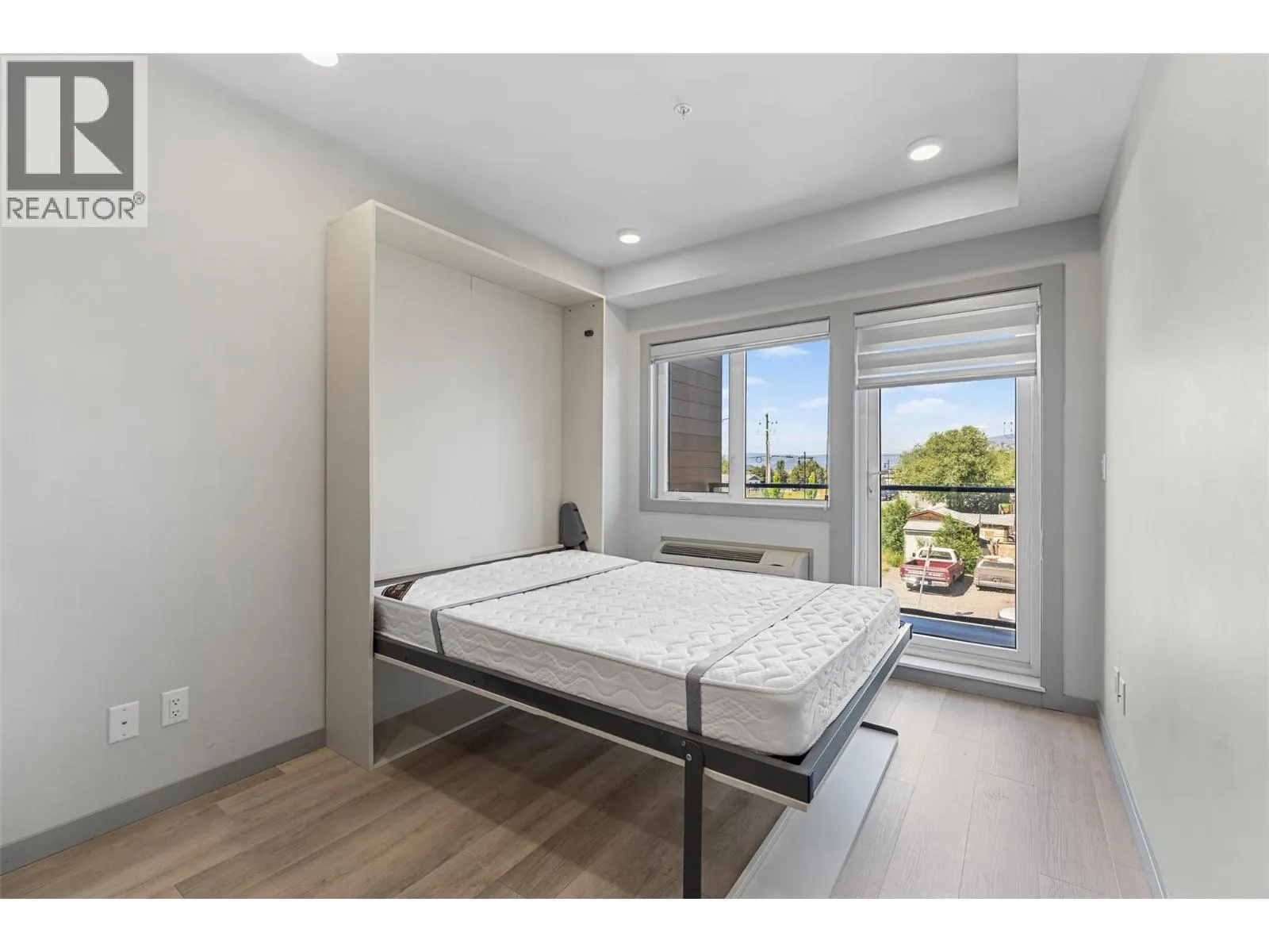 345 dougall Road N Unit# 201