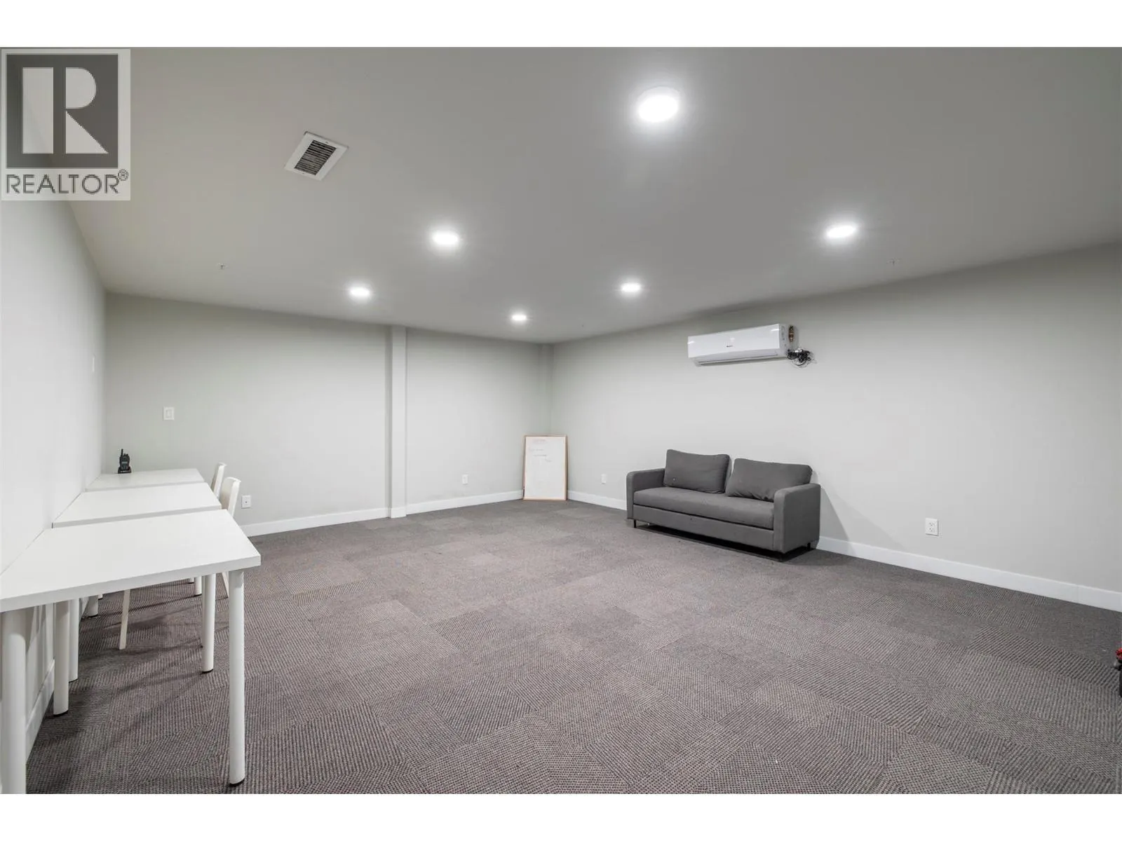 345 dougall Road N Unit# 201