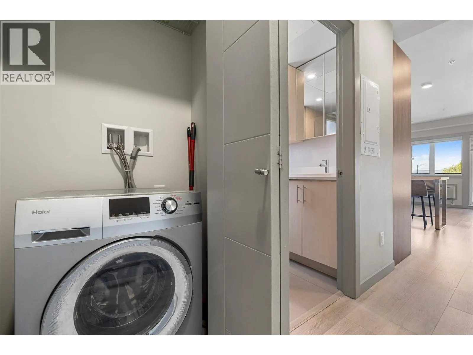 345 dougall Road N Unit# 201
