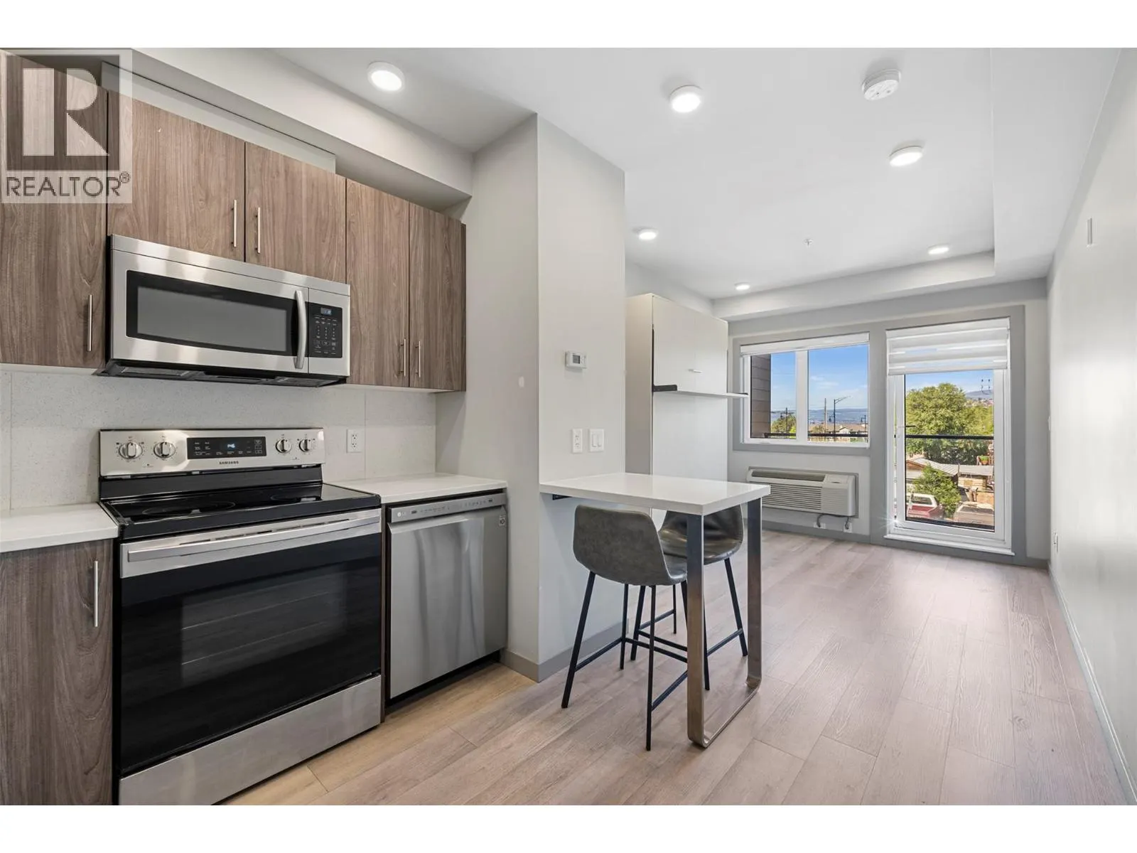 345 dougall Road N Unit# 201