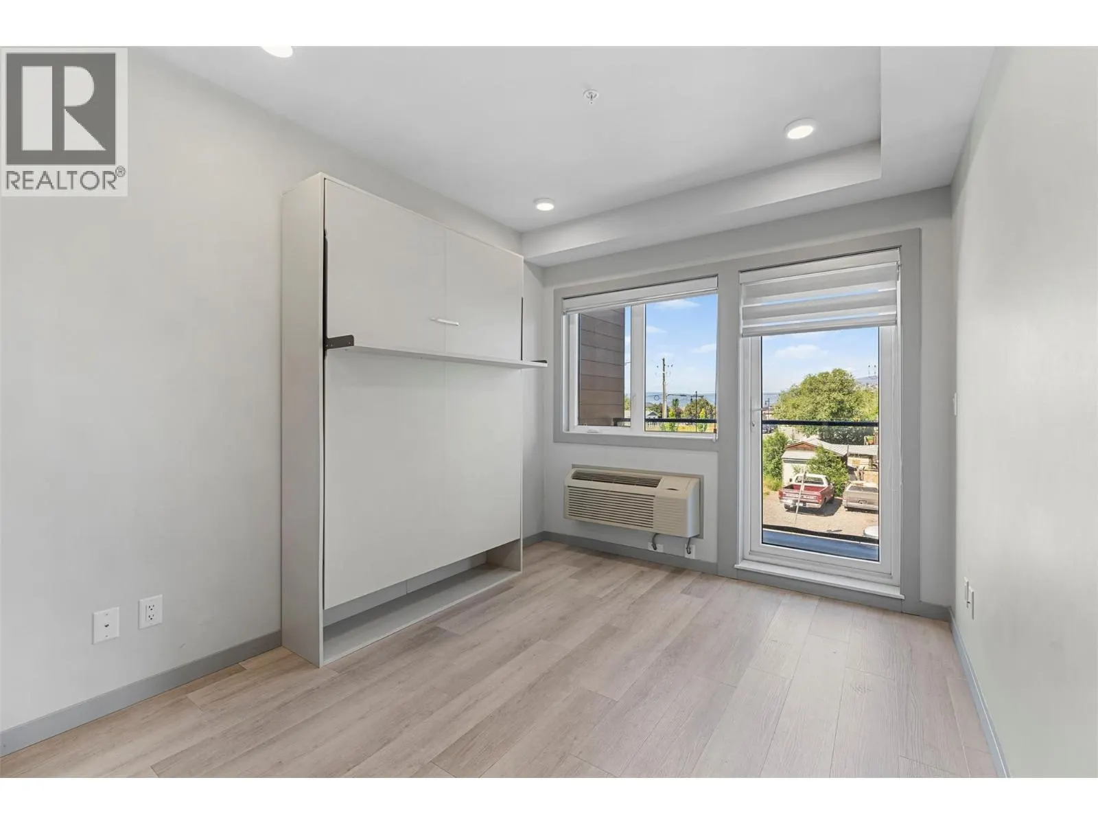 345 dougall Road N Unit# 201
