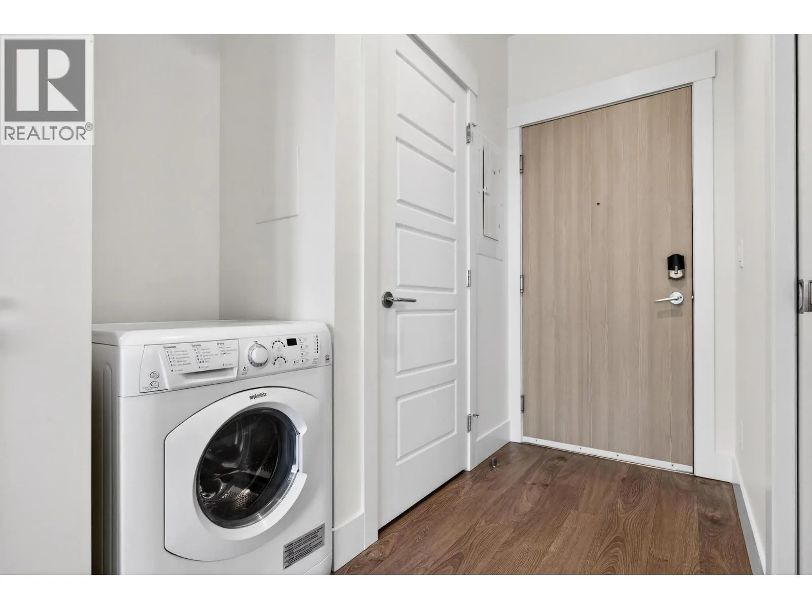 925 Leon Avenue Unit# 424