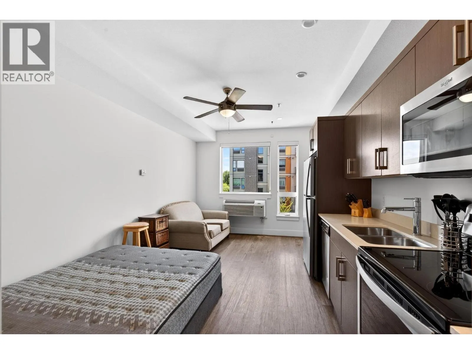 925 Leon Avenue Unit# 424