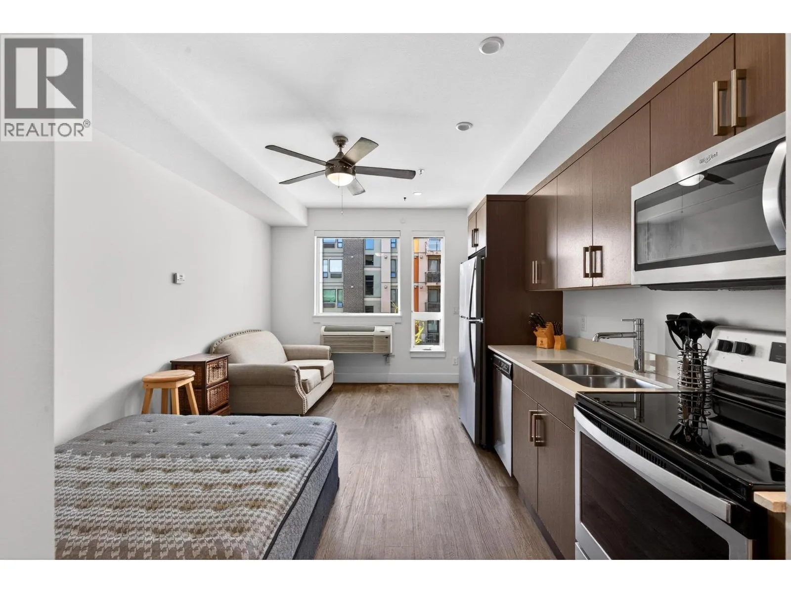 925 Leon Avenue Unit# 424