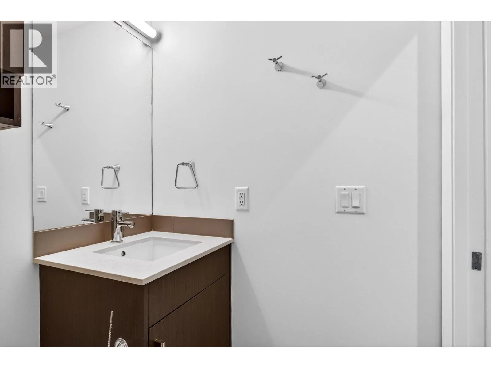 925 Leon Avenue Unit# 424