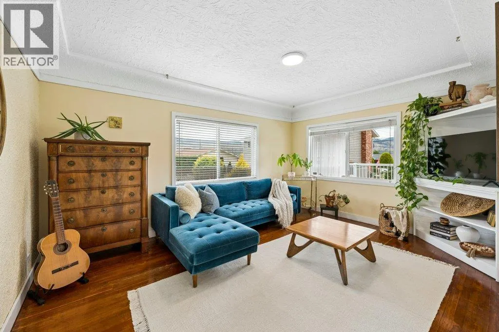 860 Fairview Road