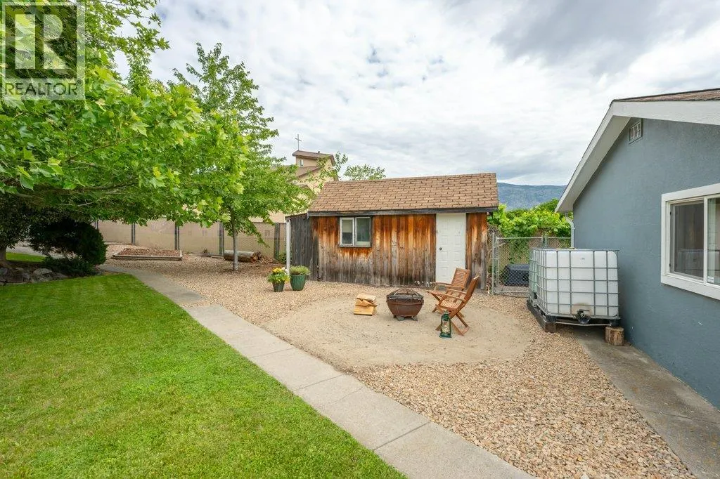 860 Fairview Road