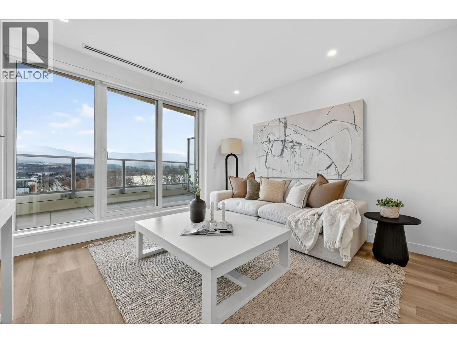 3340 Lakeshore Road Unit# 803