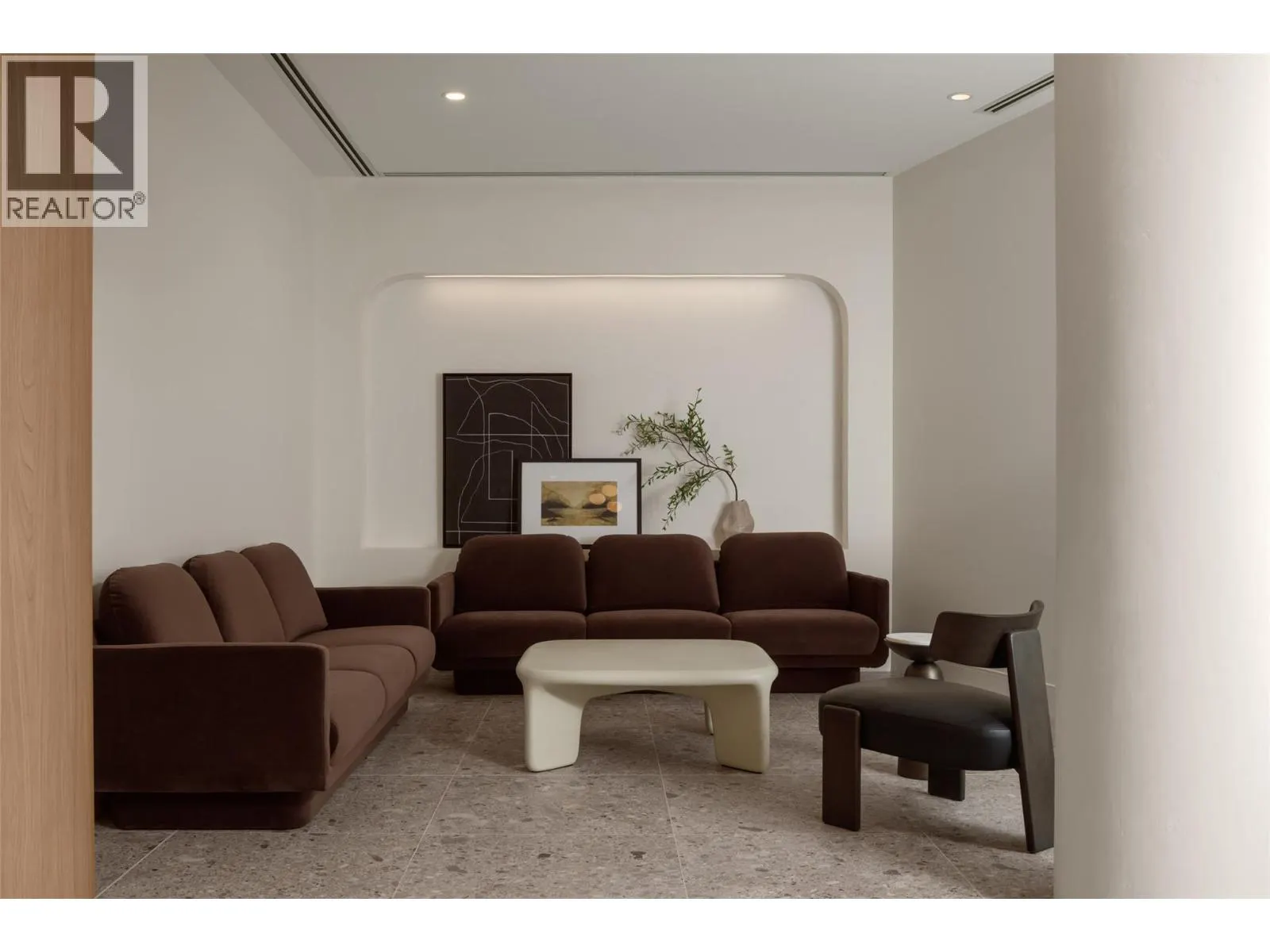 3340 Lakeshore Road Unit# 803
