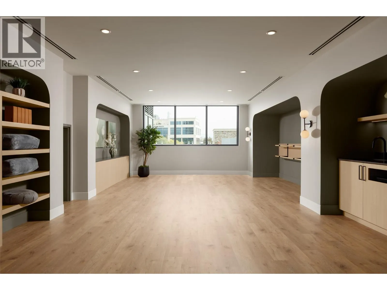 3340 Lakeshore Road Unit# 803