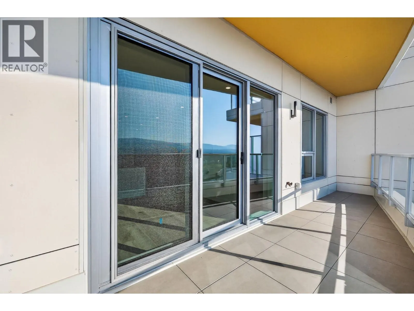 3340 Lakeshore Road Unit# 803