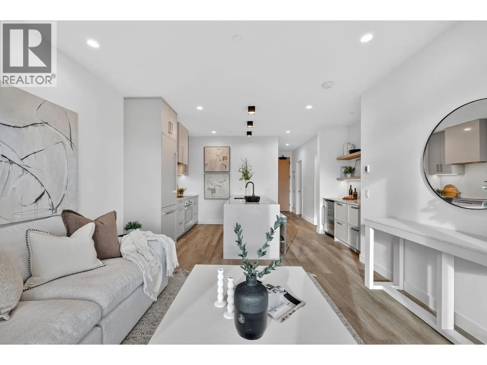 3340 Lakeshore Road Unit# 803